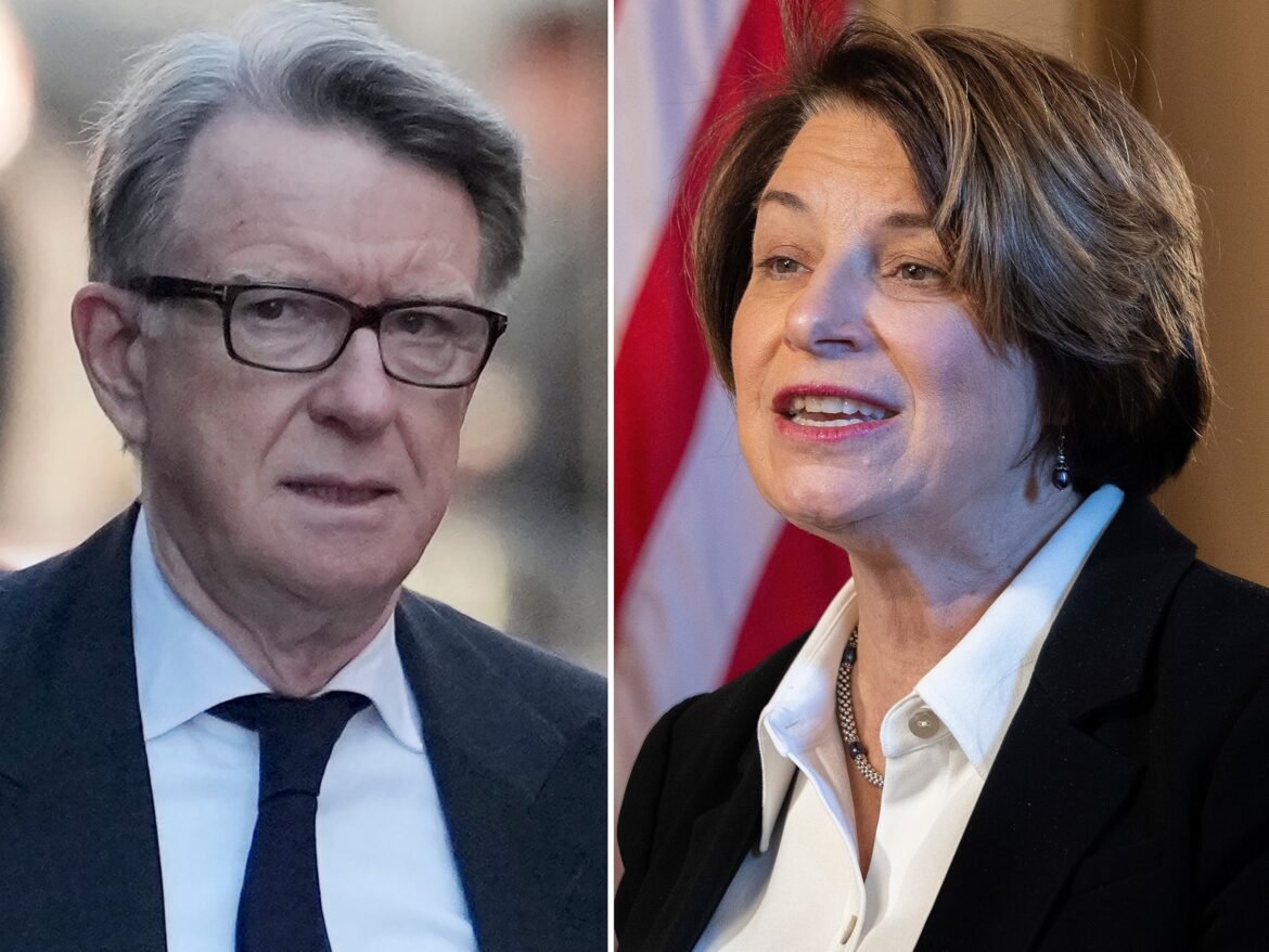 Klobuchar says he was "horrified" by Trump and Zelenskyy shouting a game

