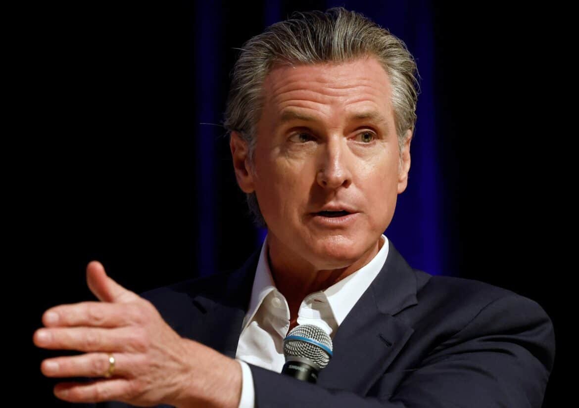 The governor of California, Gavin Newsom, breaks with the party The governor of California, Gavin Newsom, breaks with the party in transgender athletes in women's sports, dismissing a violent reaction