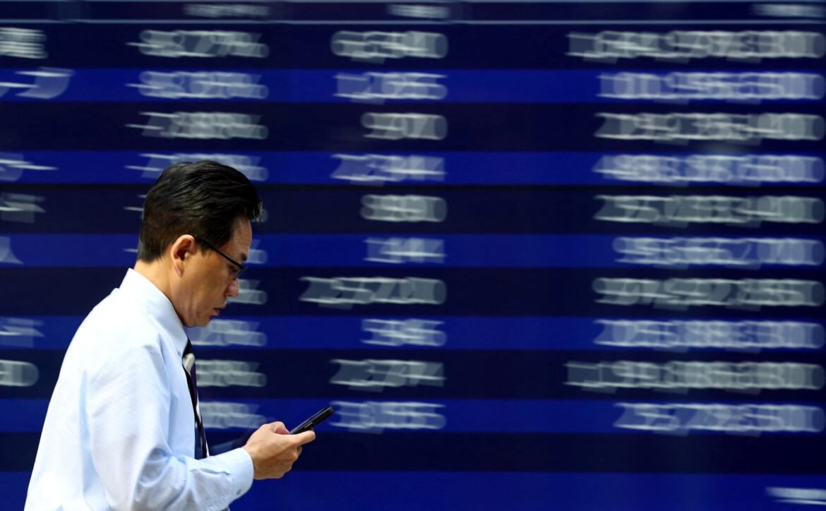 Global markets increase together with US futures Global markets increase together with US futures