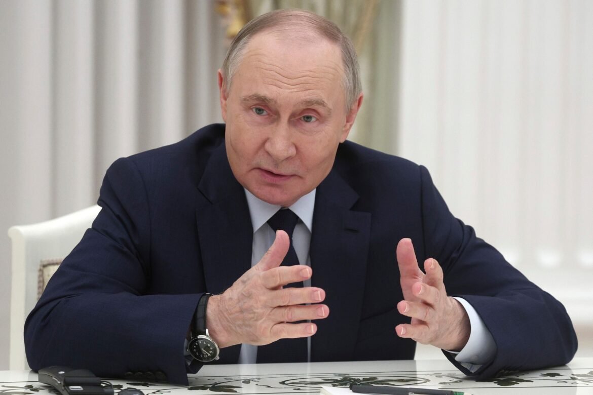 Putin declares a temporary Easter truce in Ukraine

