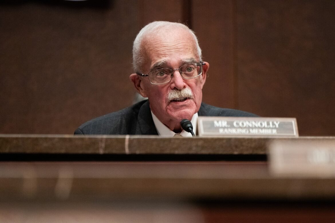 Supervision of the best Democrats Connolly 'backward', saying that his cancer has returned

