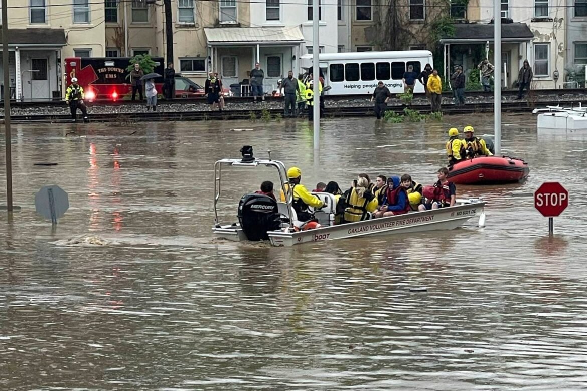 Flood forces evacuation of 2 Primary Schools of Maryland as an sudden flood emergency was issued

