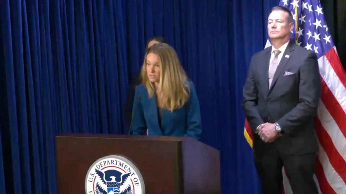 Photo: Assistant National Secretary of National Security Tricia McLaughlin and the interim director of ICE Todd Lyons speak in a presierman on May 21, 2025. 