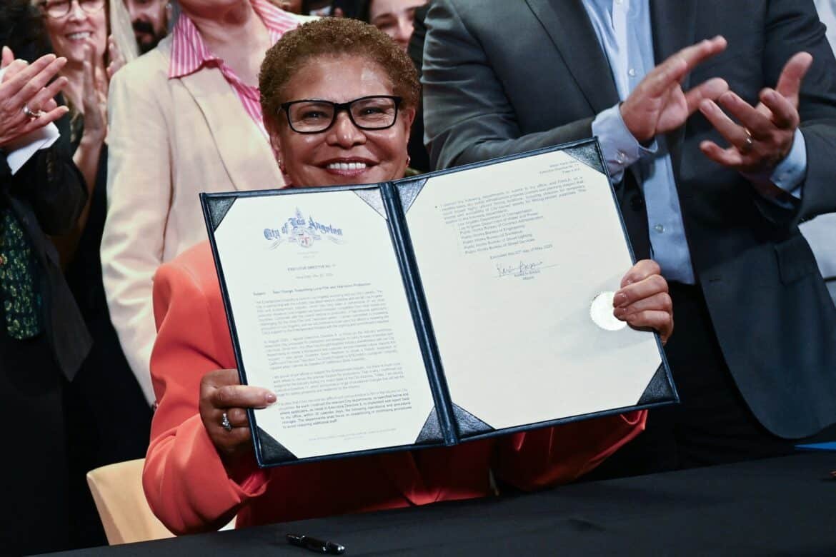 Major Karen Bass Signs order to support the local film and television industry

