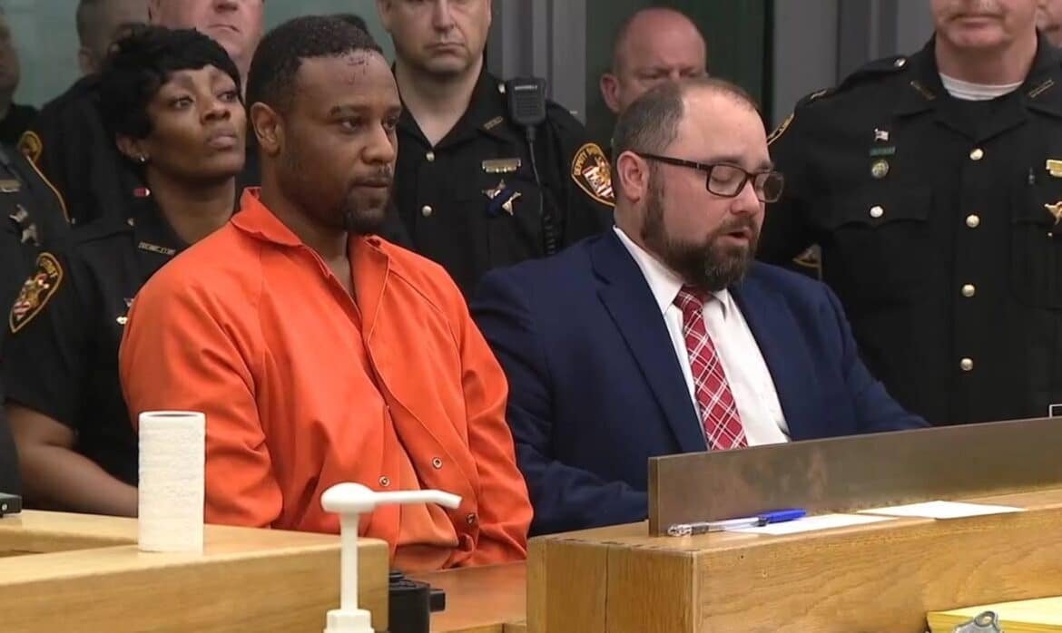 Ohio deputy fatally beaten by a man whose son had Ohio deputy fatally beaten by a man whose son had been shot by the police: the authorities