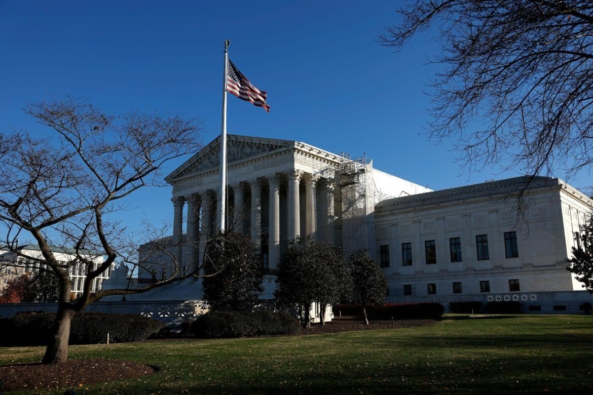 The Supreme Court allows Trump to implement the prohibition of The Supreme Court allows Trump to implement the prohibition of transgender military services for now