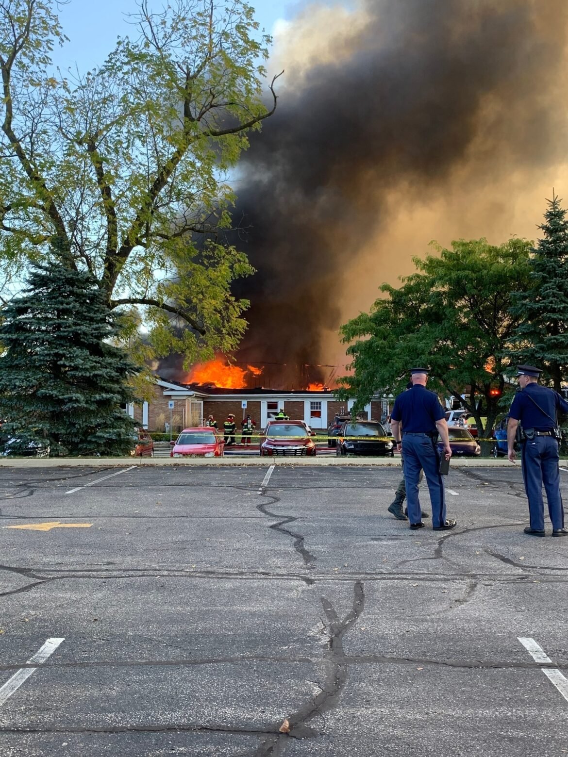 At least 10 shots, 1 fatally, in the church of Michigan burned by the gunman: the police

