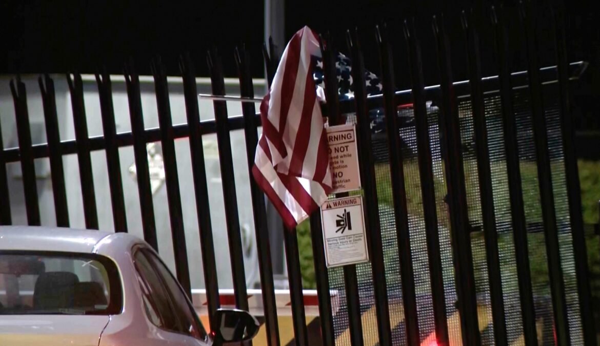 Suspect sought the FBI door of the automobile Rams in the possible "act of terror," says the official

