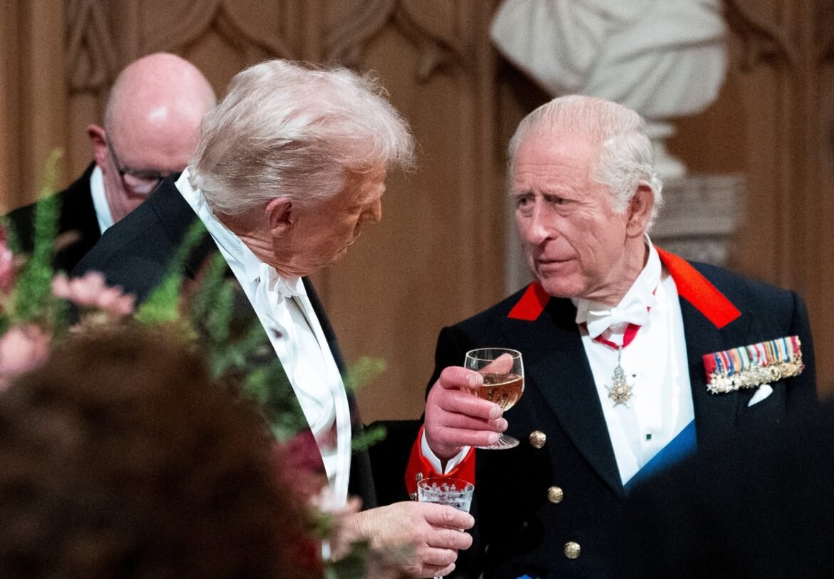 Photo: President Donald Trump and the king of Great Britain Toast of Rey Carlos III during an official state banquet at Windsor Castle in Windsor, Great Britain, on September 17, 2025. 