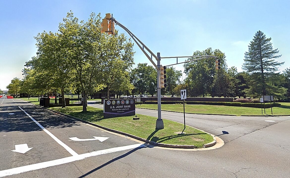 Civil Employee of the Navy accused of informing a false active shooter in the New Jersey military base

