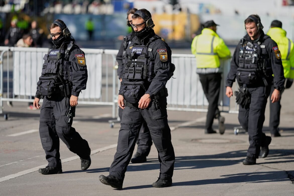 Munich Oktoberfest closed after the bomb threat and mortal explosion, according to the police

