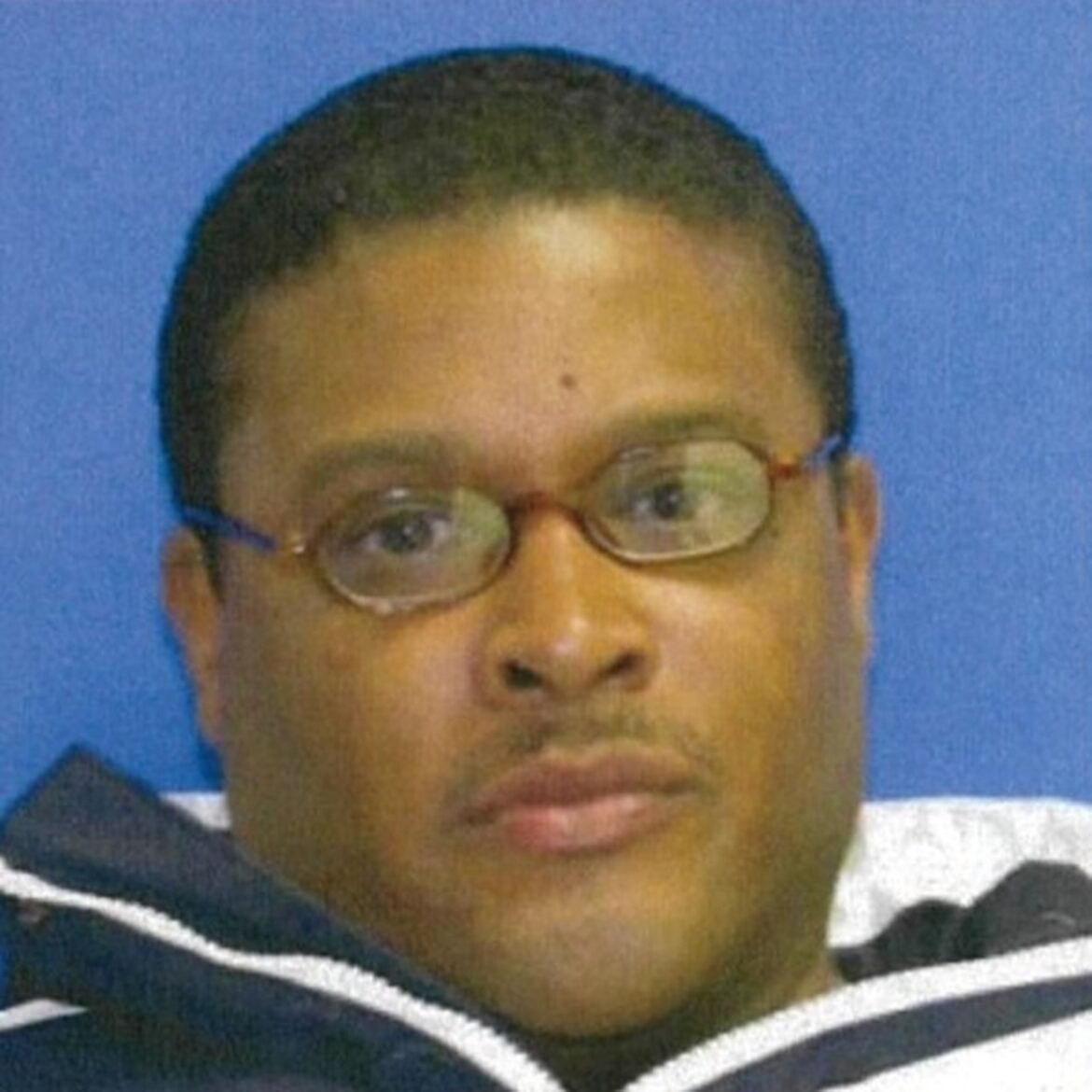 Police Search for Murder Suspect After Apparent Legal Trouble Frees Him from Jail

