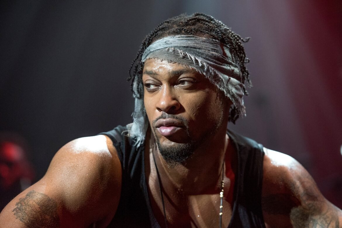 R&B legend D'Angelo dies at 51

