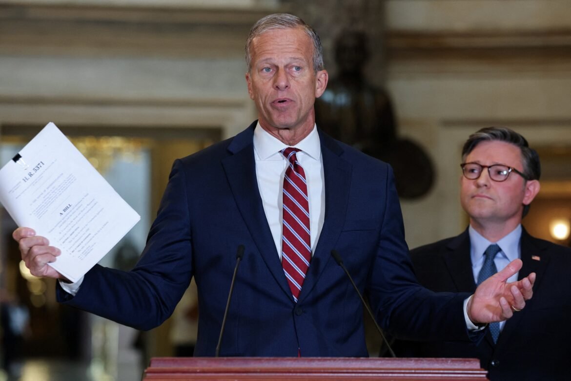 The Senate will vote again on government financing bills as the closing reaches the 3rd day

