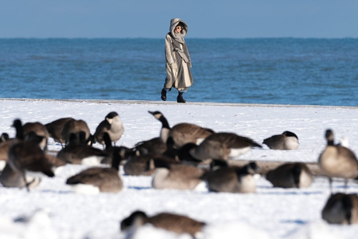 Arctic blast hits Midwest, Northeast as snow causes school closures in Mid-Atlantic

